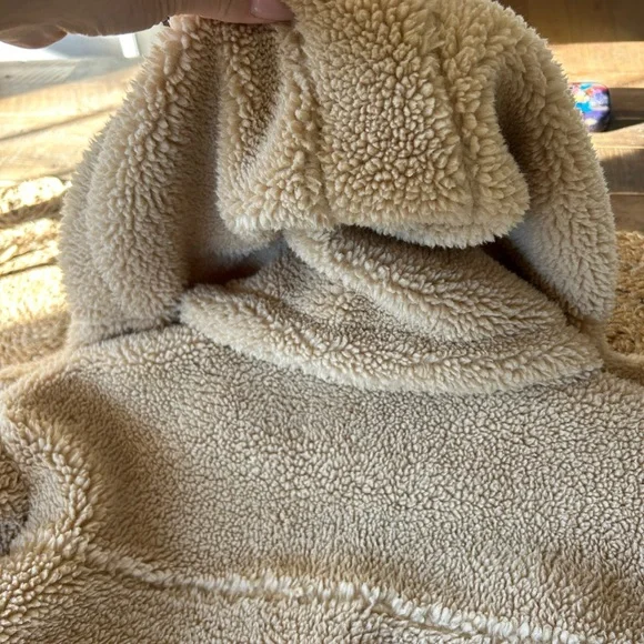 ALO Yoga Foxy Sherpa Jacket - Picture 8 of 12